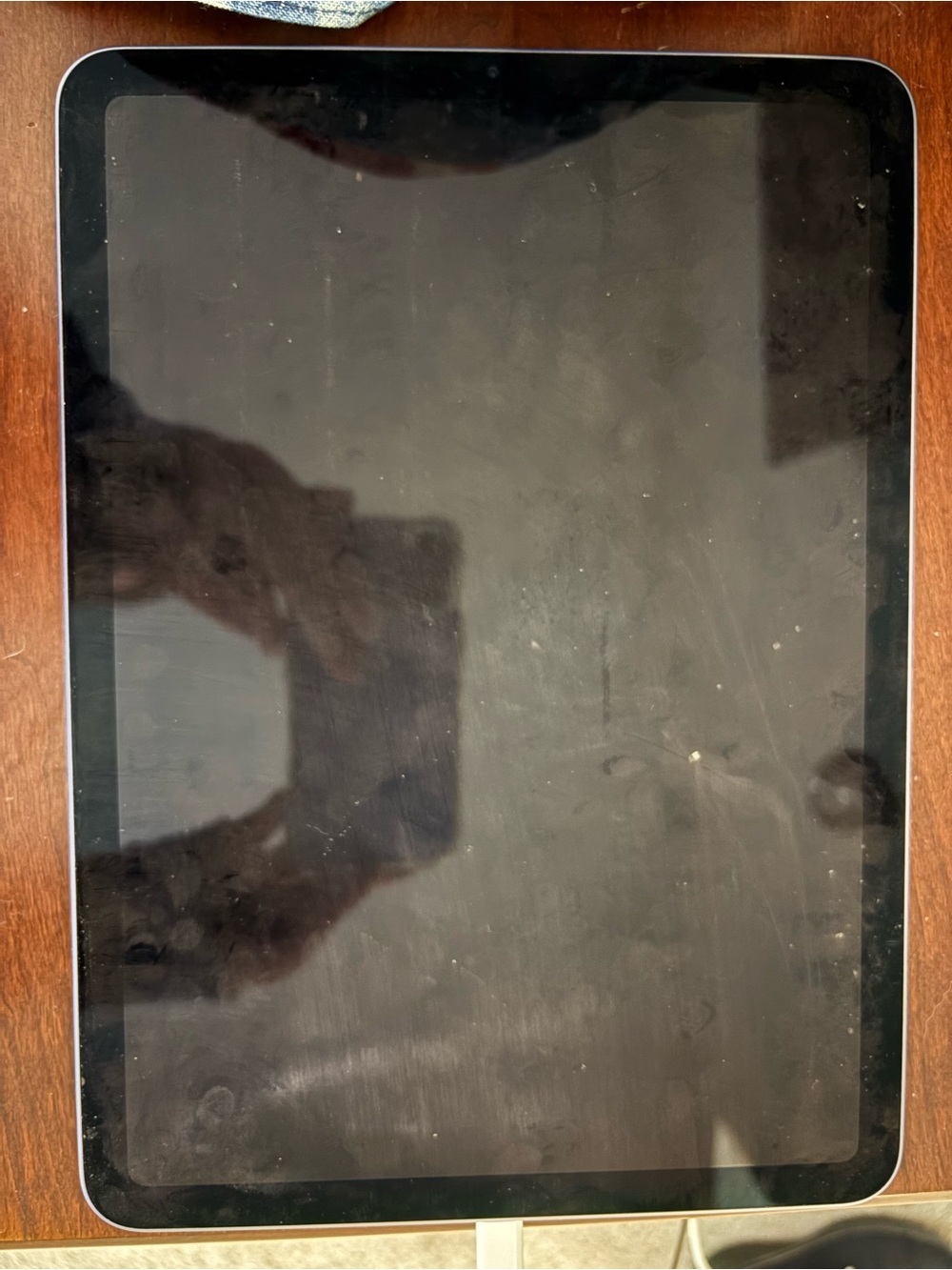 iPad Air 5th Generation - Picture 2 of 5